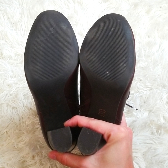 Liz Claiborne Chocolate Leather High Heel Lace Up Chunky Heel Booties Size 8.5 - Picture 4 of 8